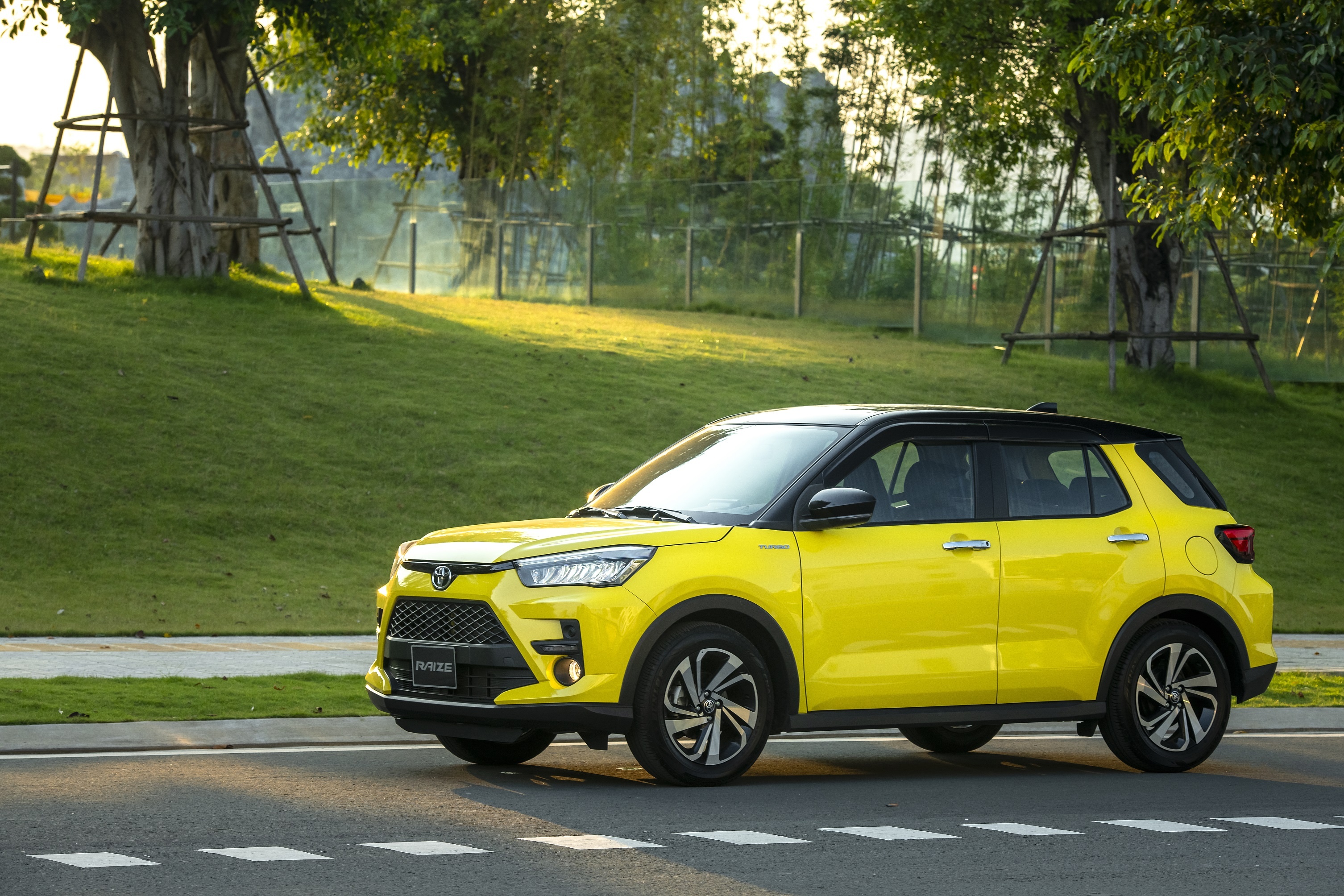 Toyota ảnh 2 Toyota anh 2