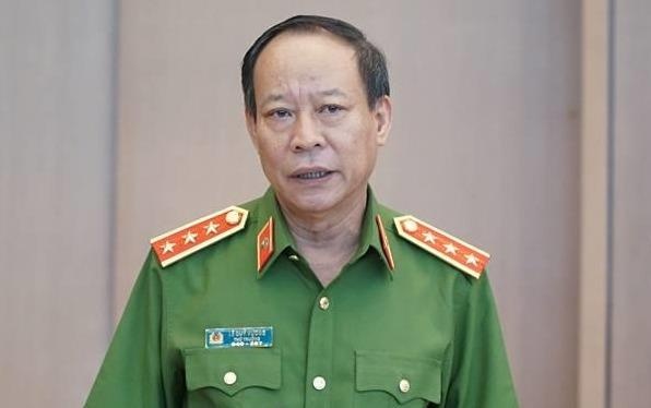 Thu truong Cong an noi ve vu ong Nguyen Huu Linh 'nung' be gai hinh anh