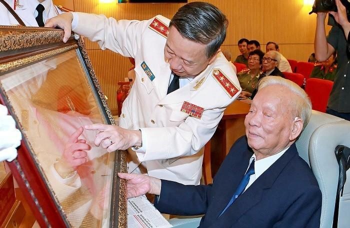 Dai tuong Le Duc Anh anh 3