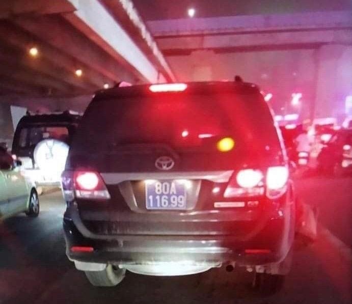 xe bien xanh gay tai nan bo chay anh 1