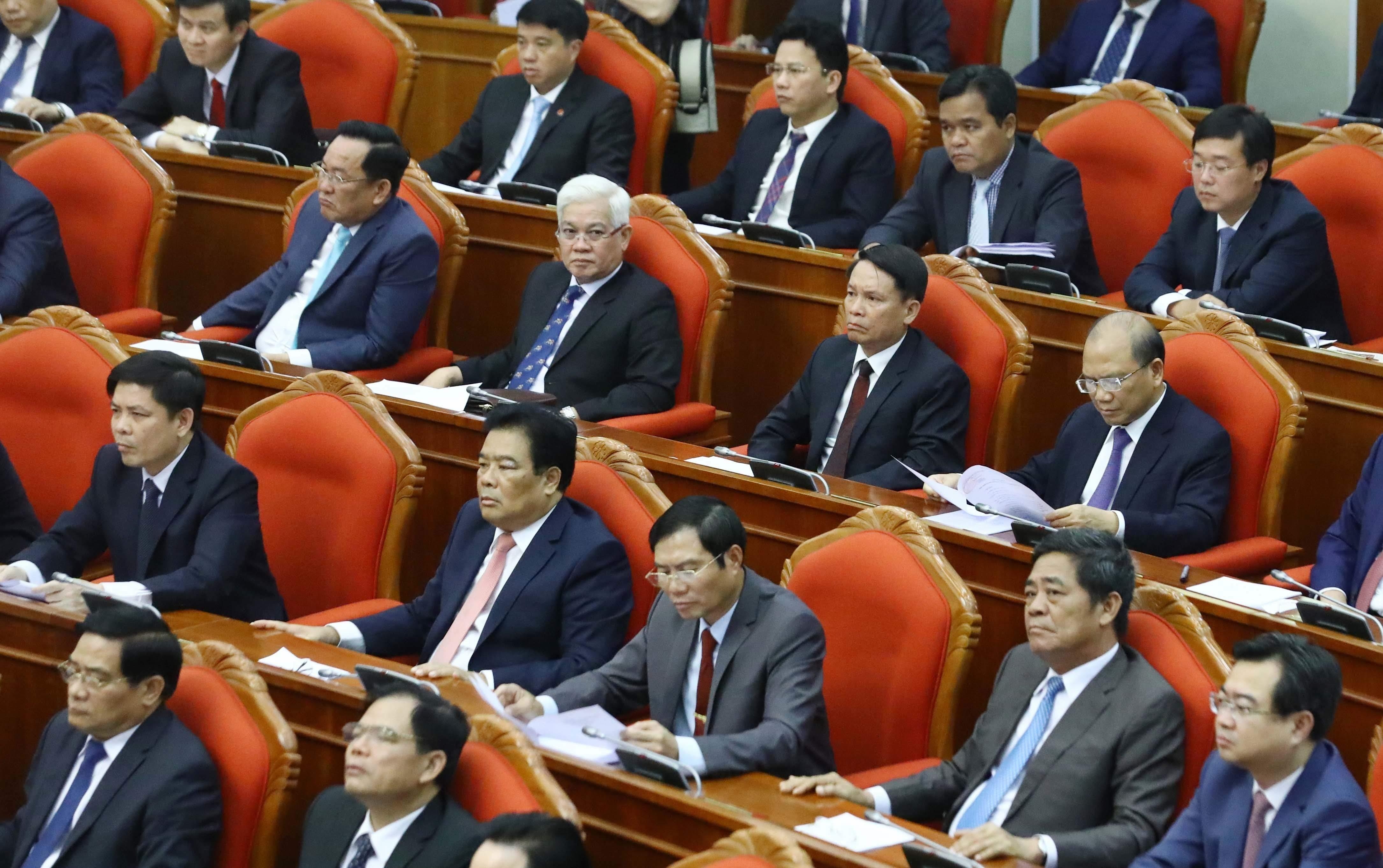 Bo Chinh tri cho y kien ve de cuong Bao cao chinh tri hinh anh