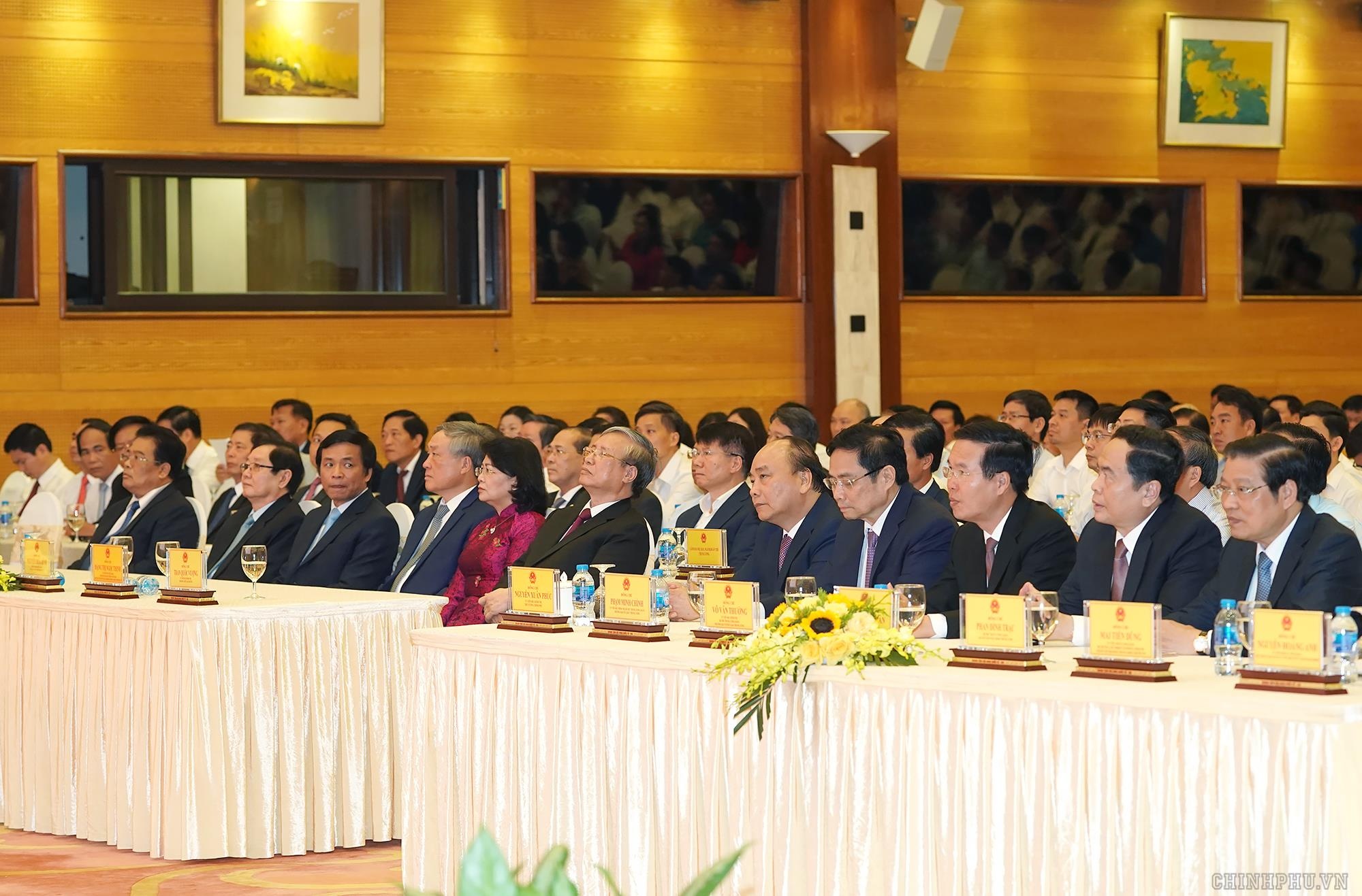 Thủ tướng Nguyễn Xuân Phúc ảnh 2 Thu tuong Nguyen Xuan Phuc anh 2