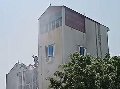 Quan ca phe o Ha Noi boc chay khien hai nguoi chet hinh anh