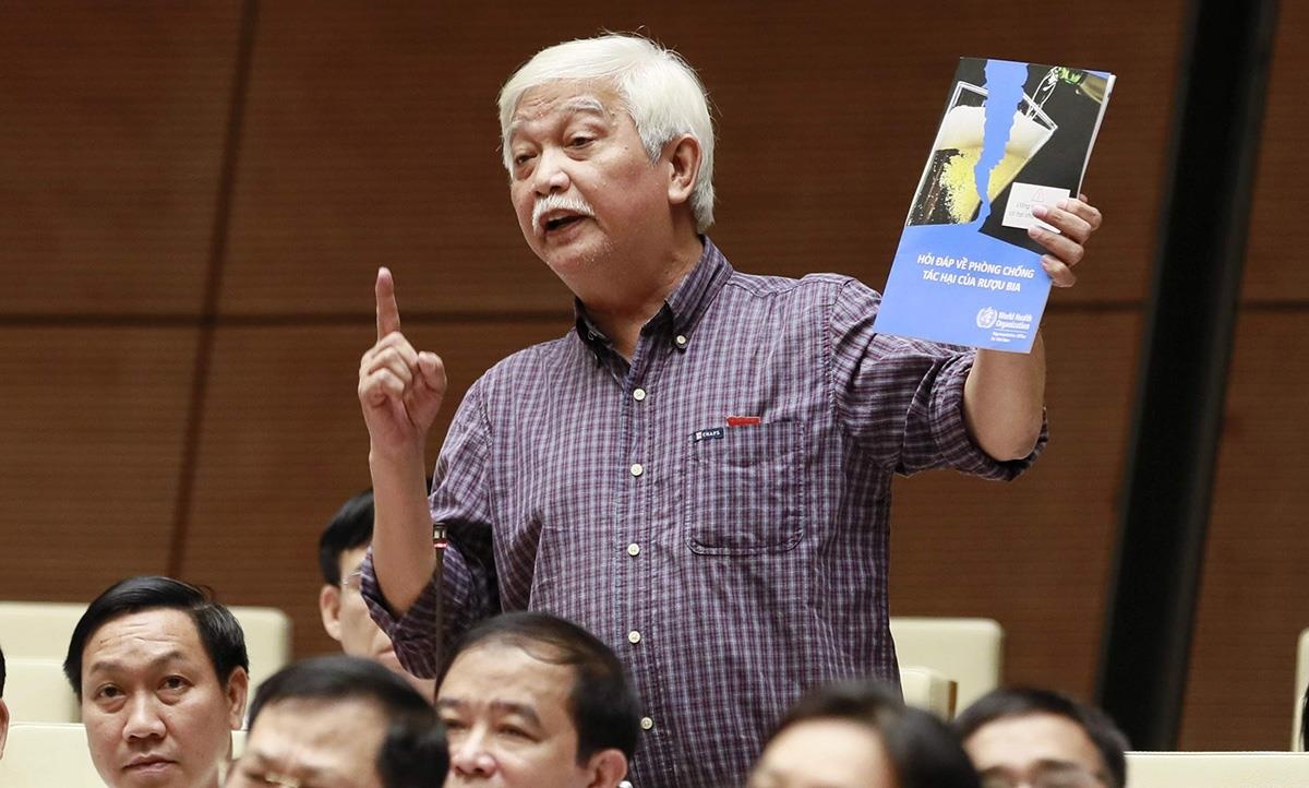 Quan diem trai chieu viec coi 'ruou bia la toi do' hinh anh