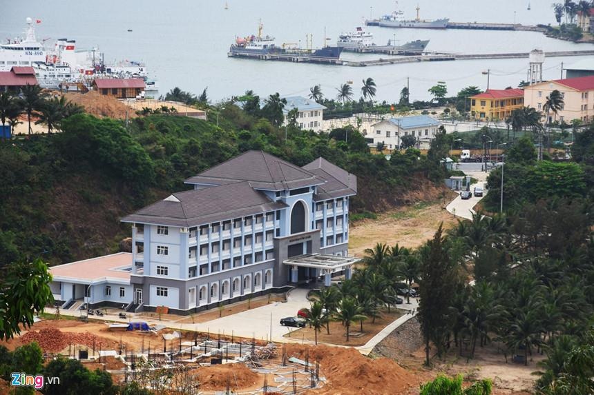 thanh tra dat o ban dao Son Tra anh 1