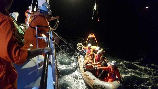 Chinh phu chi dao quyet liet tim kiem 9 ngu dan mat tich hinh anh