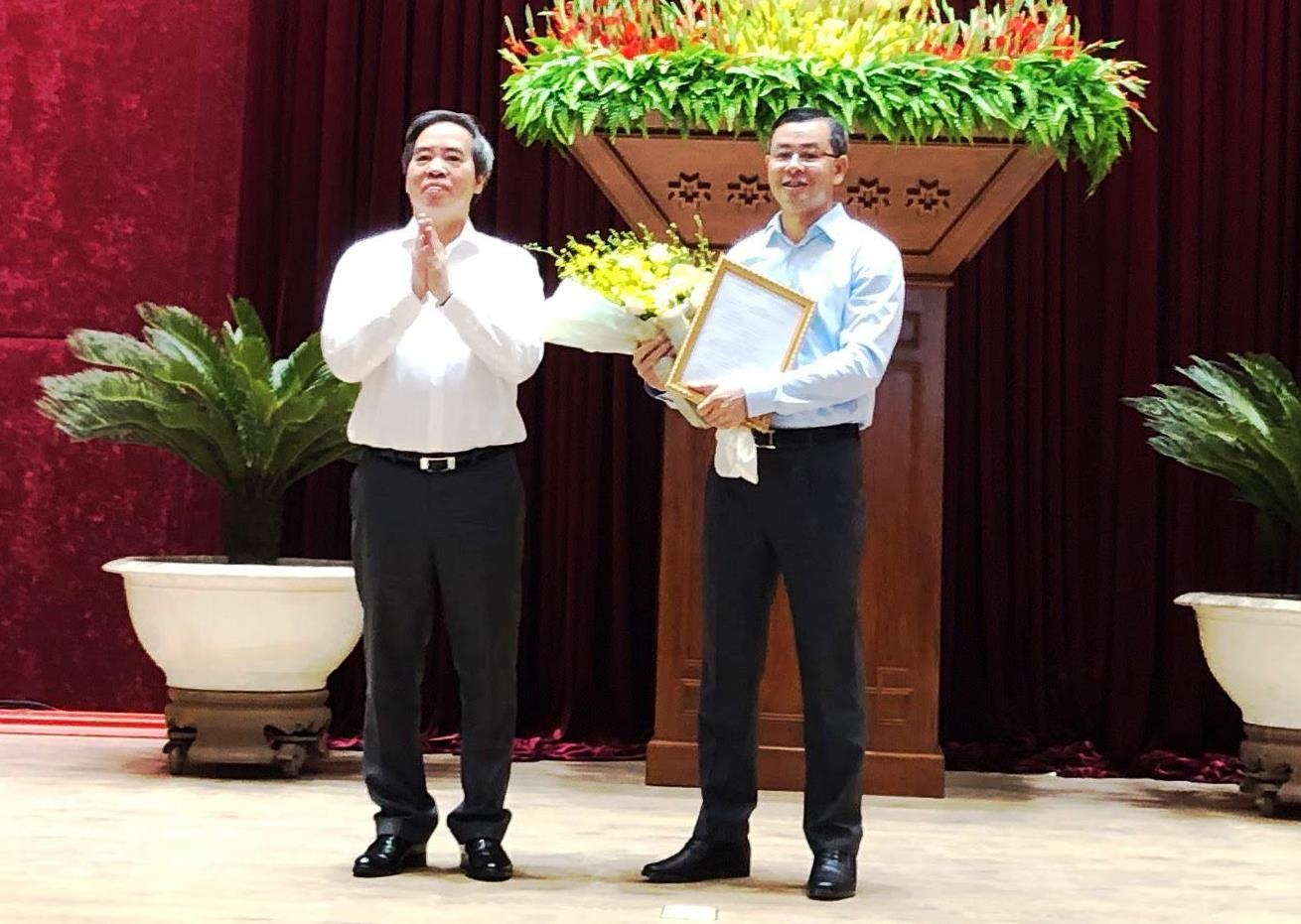 Pho ban Kinh te Trung uong anh 1