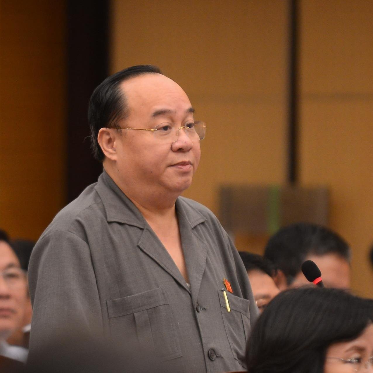 Dai bieu Ha Noi de nghi giam doc so doc lai luat khi tra loi chat van hinh anh