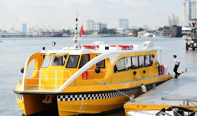 De nghi co buyt duong thuy vi 'song Hong dep hon song Sai Gon' hinh anh