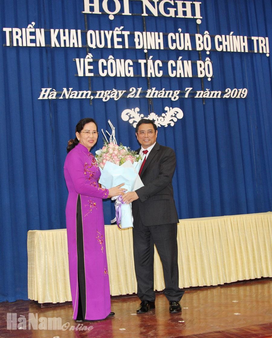 Bí thư Hà Nam ảnh 1 Bi thu Ha Nam anh 1