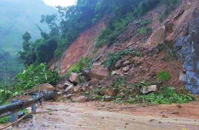 Truong Cong an xa hy sinh khi giup dan phong chong lu lut anh 1