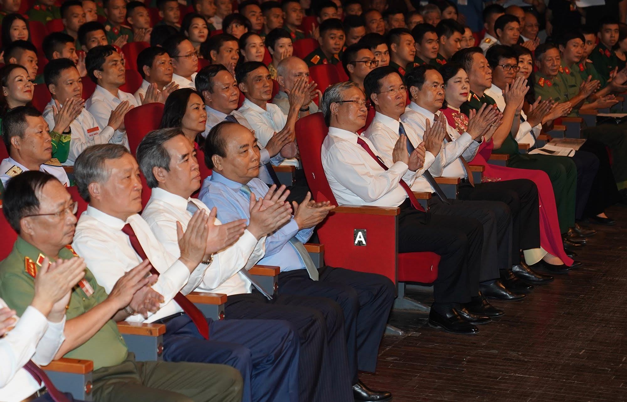 50 nam thuc hien Di chuc Bac Ho anh 1