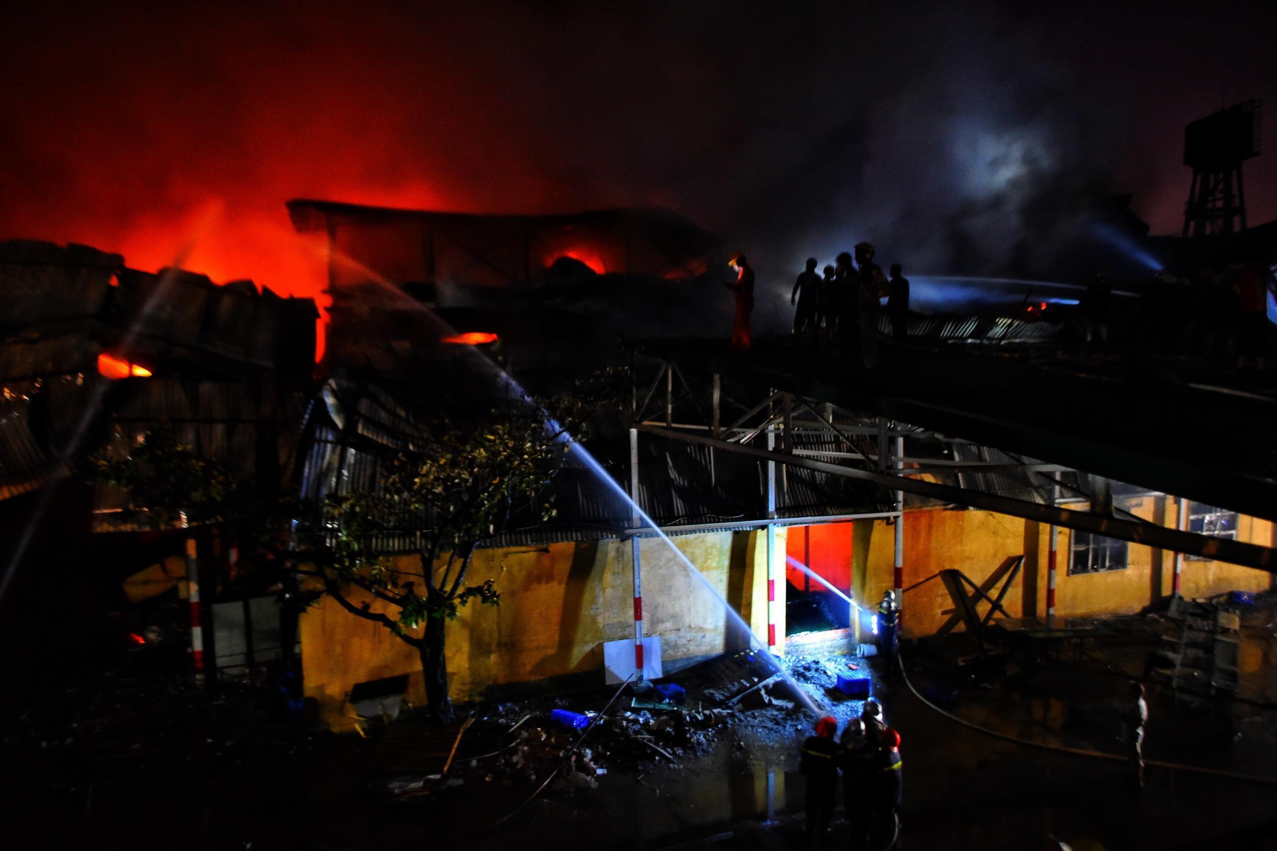 chay Cong ty Rang Dong anh 2