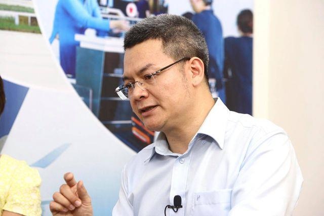 nữ đại úy náo loạn sân bay ảnh 1 nu dai uy nao loan san bay anh 1