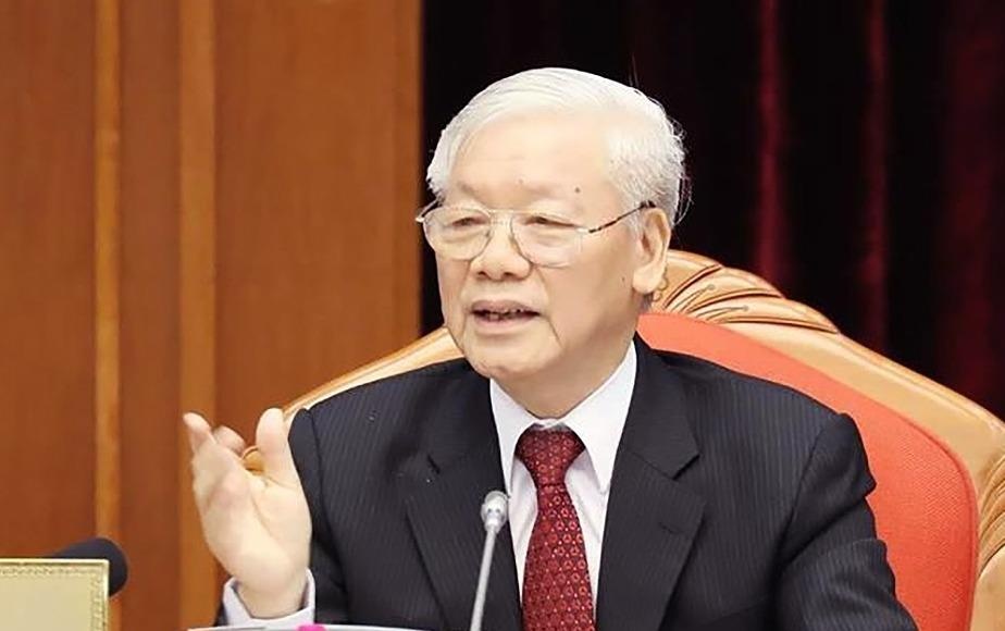 Bo Chinh tri cam nguoi than quan chuc can thiep vao cong tac can bo hinh anh