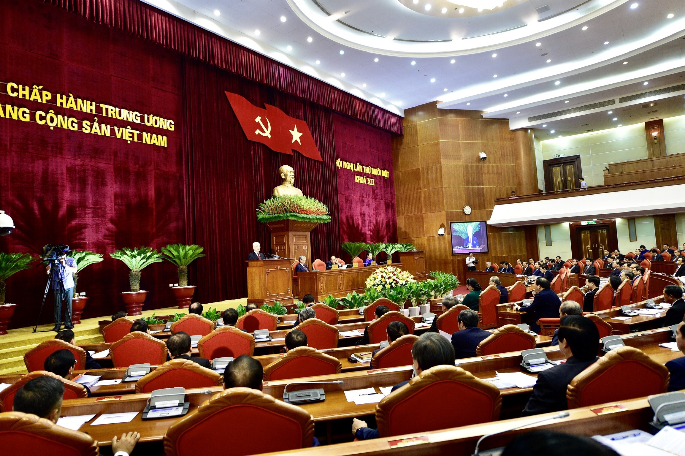 Trung uong thao luan ve 10 nam thuc hien Cuong linh xay dung dat nuoc hinh anh