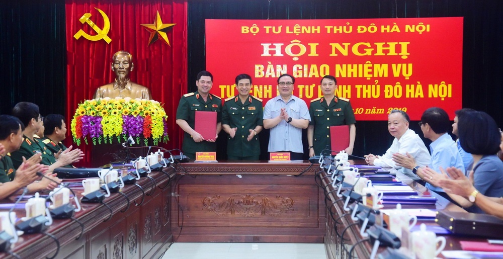 dieu dong,  bo nhiem 5 tuong quan doi anh 1
