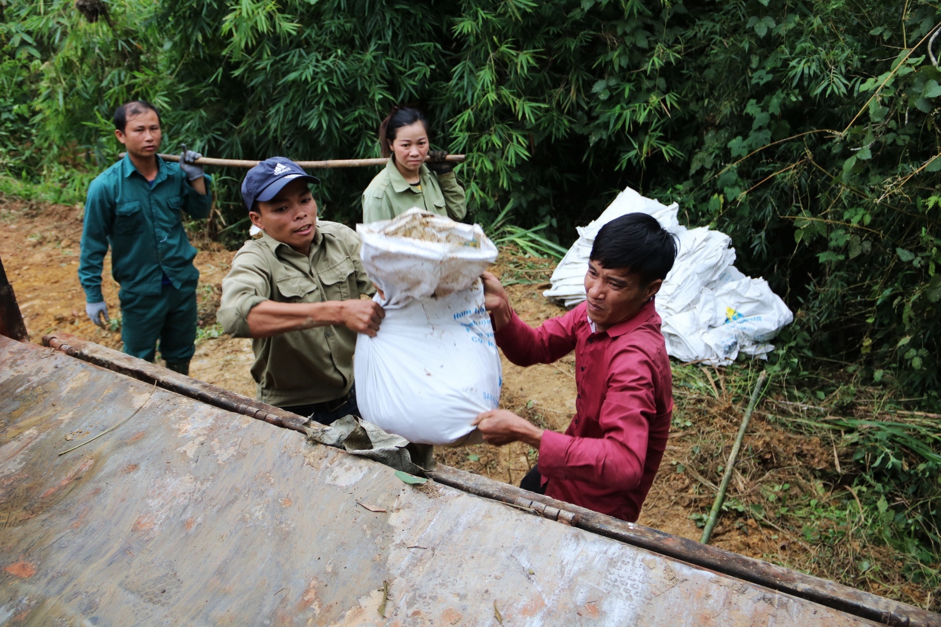 nuoc song Da nhiem dau anh 1