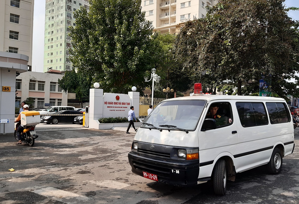 Thu truong Bo Giao duc Le Hai An anh 3