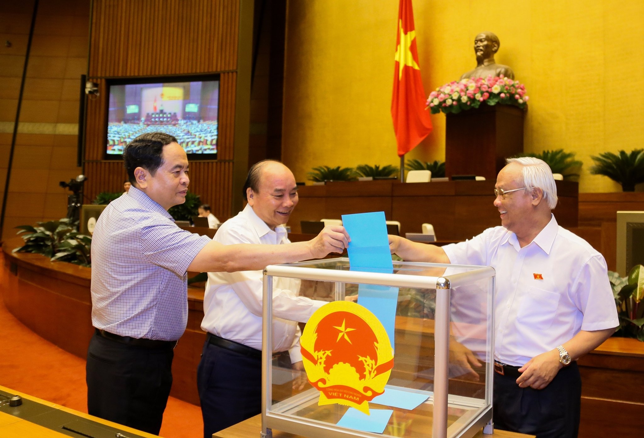 mien nhiem Bo truong Y te anh 2