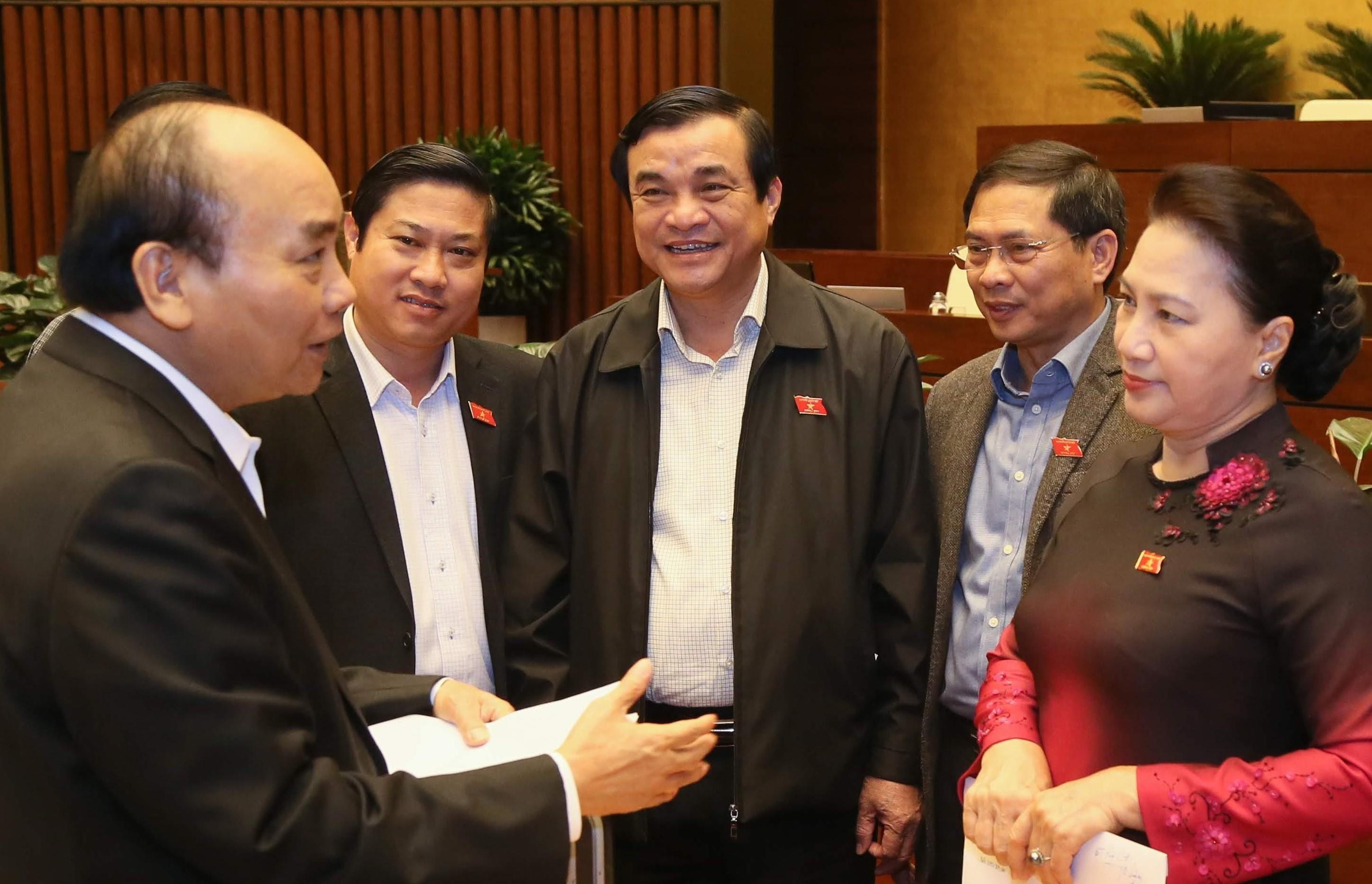 Thu tuong va 4 bo truong tra loi chat van trong 3 ngay hinh anh