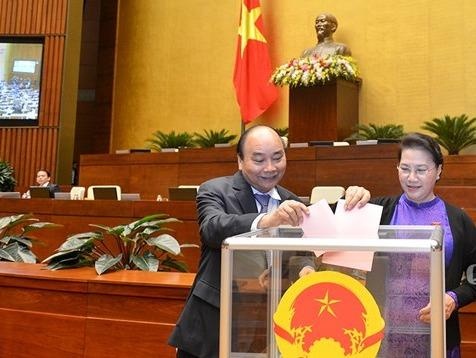 Quoc hoi bo phieu kin bau Chu nhiem Uy ban Phap luat hinh anh