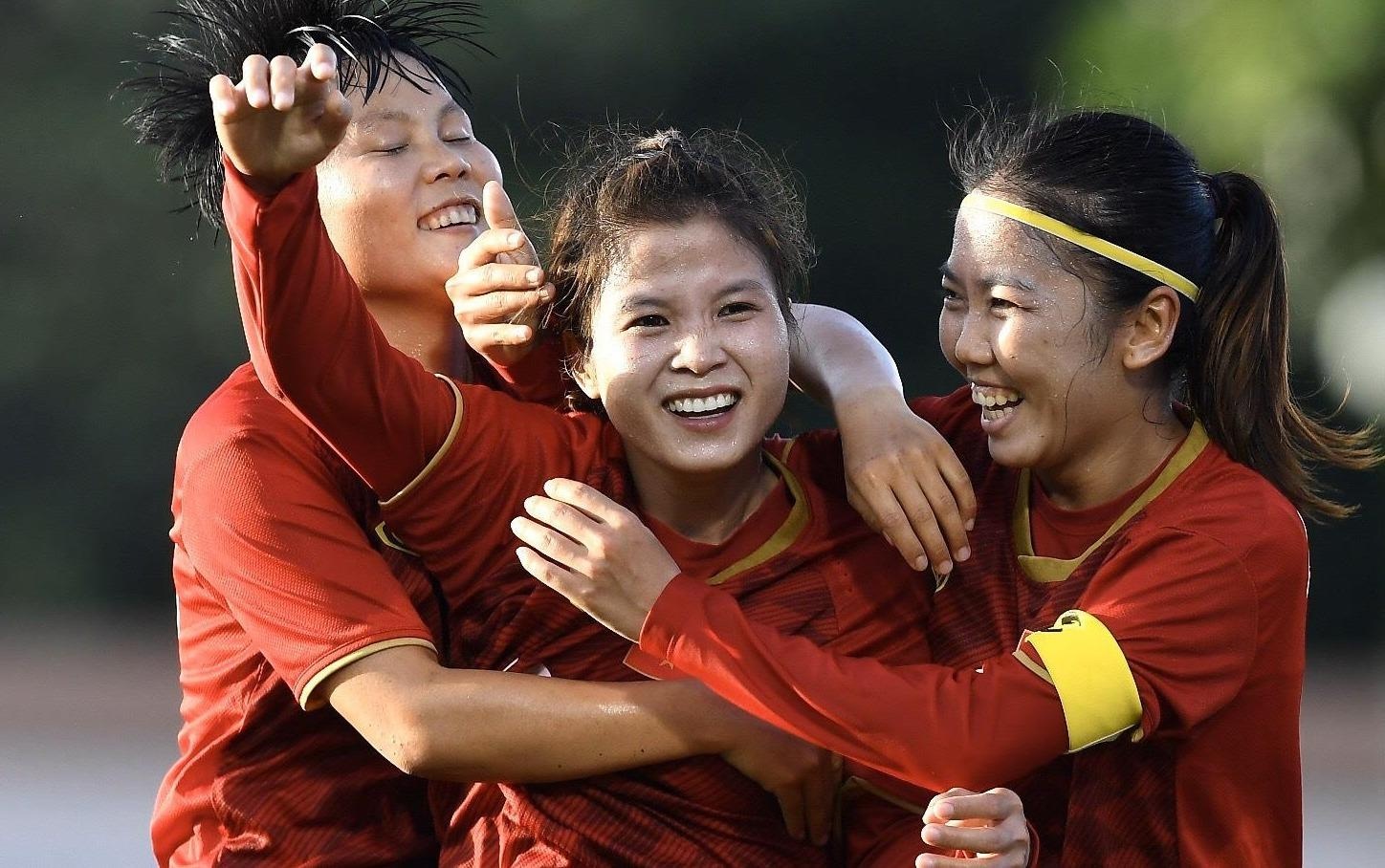 Tuyen bong da nu Viet Nam nhan thu chuc mung tu Pho chu tich nuoc hinh anh