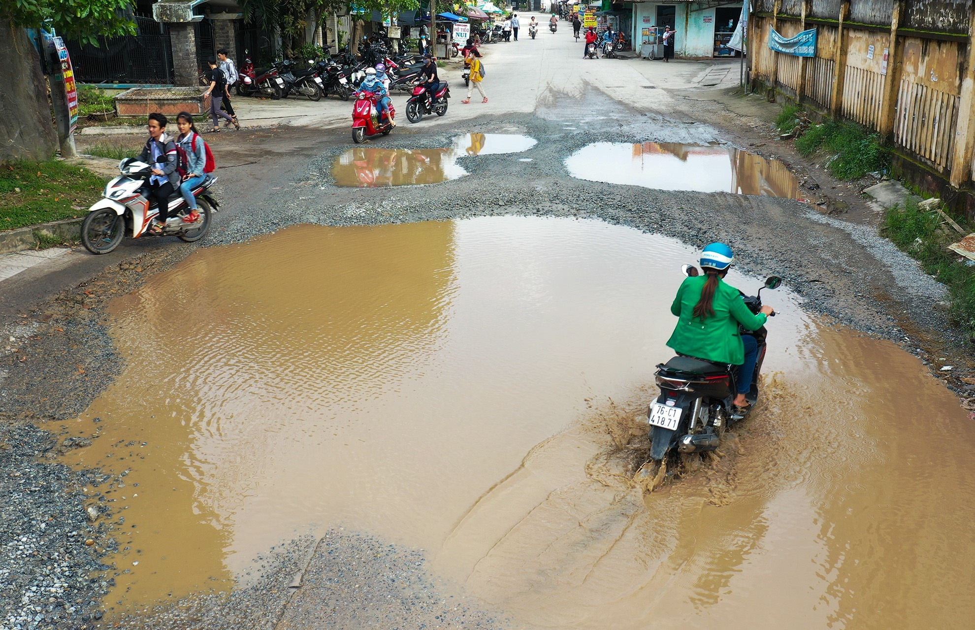 Sau nhieu lan that hua, nha thau Trung Quoc lai khat tra duong cho dan hinh anh