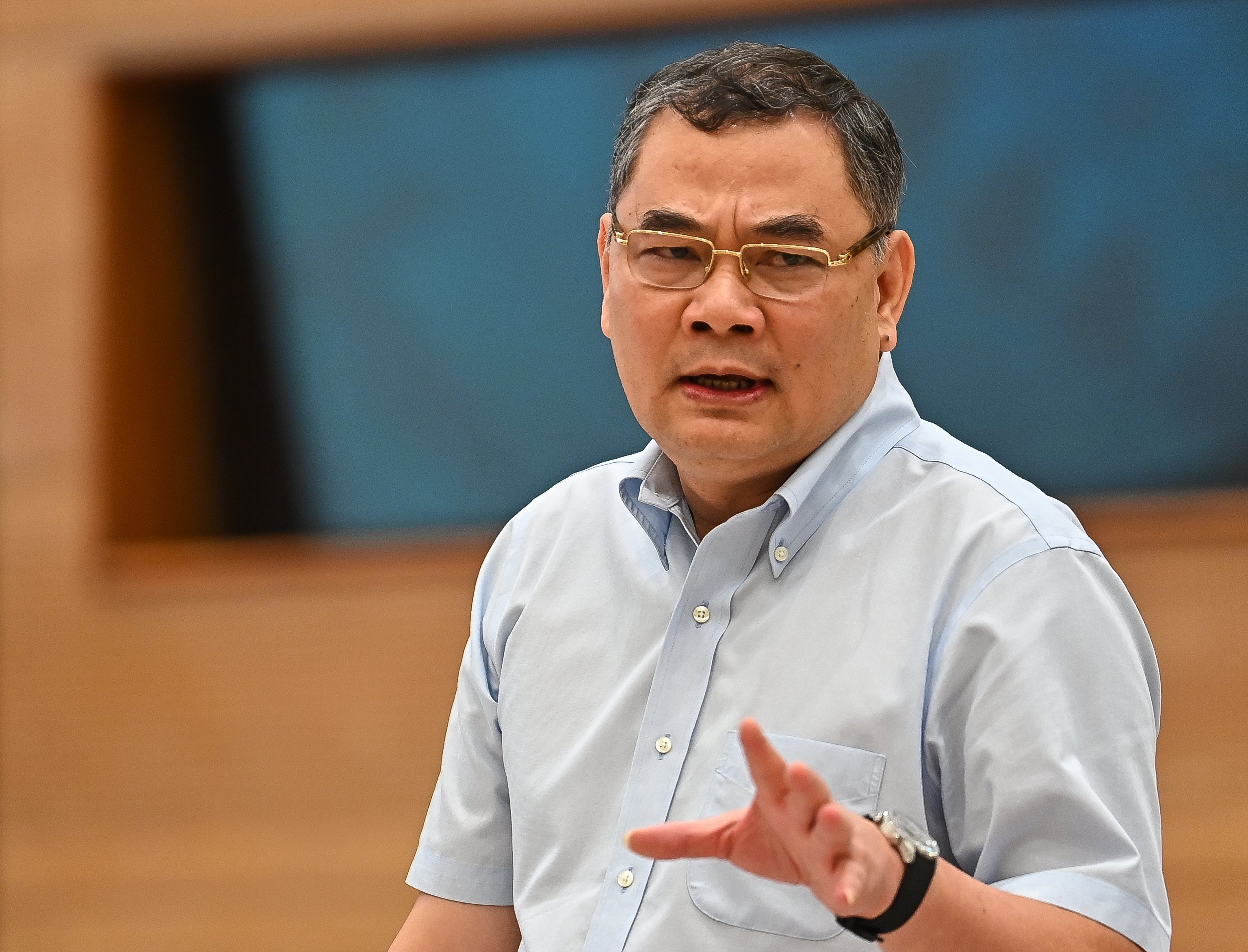 cau ket,  nang khong gia thiet bi y te o BV Bach Mai anh 1