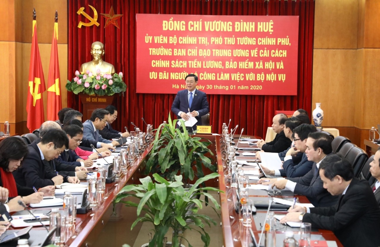 cai cach chinh sach tien luong anh 2