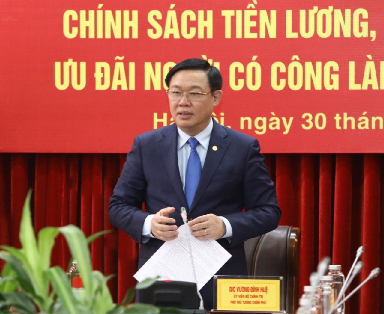 cai cach chinh sach tien luong anh 1