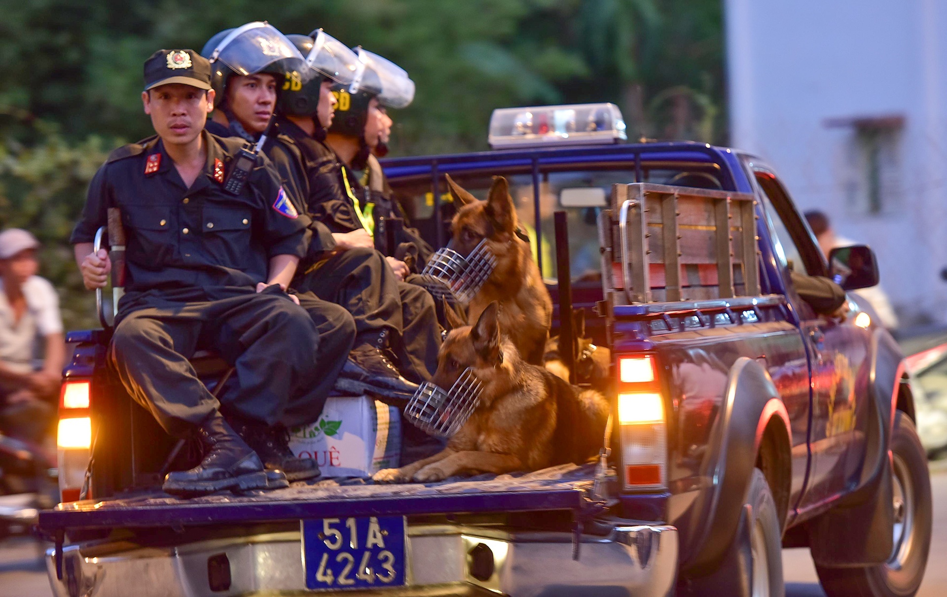 Bo Cong an quyet bat nghi can ban chet 5 nguoi trong dem nay hinh anh