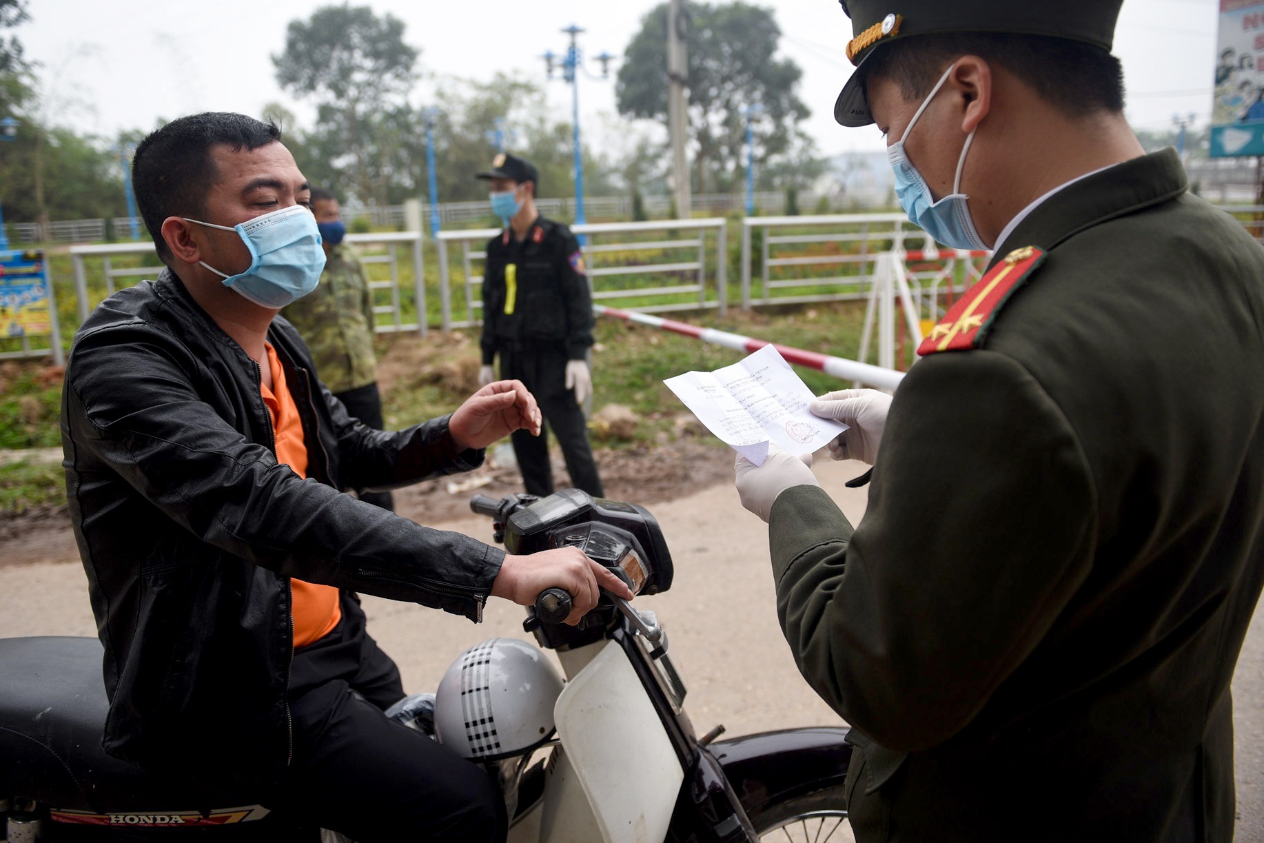 Vinh Phuc tu tin co the kiem soat dich virus corona hinh anh