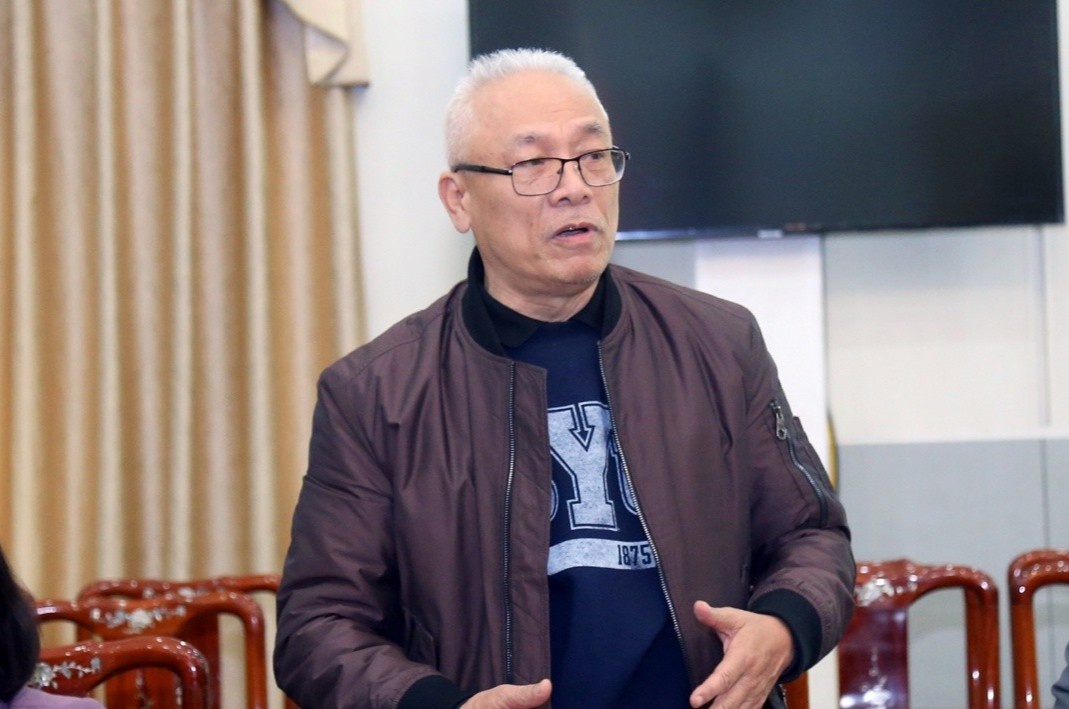 GS.TS Nguyen Dang Dung: ‘Lam luat nhu va sam xe dap’ hinh anh