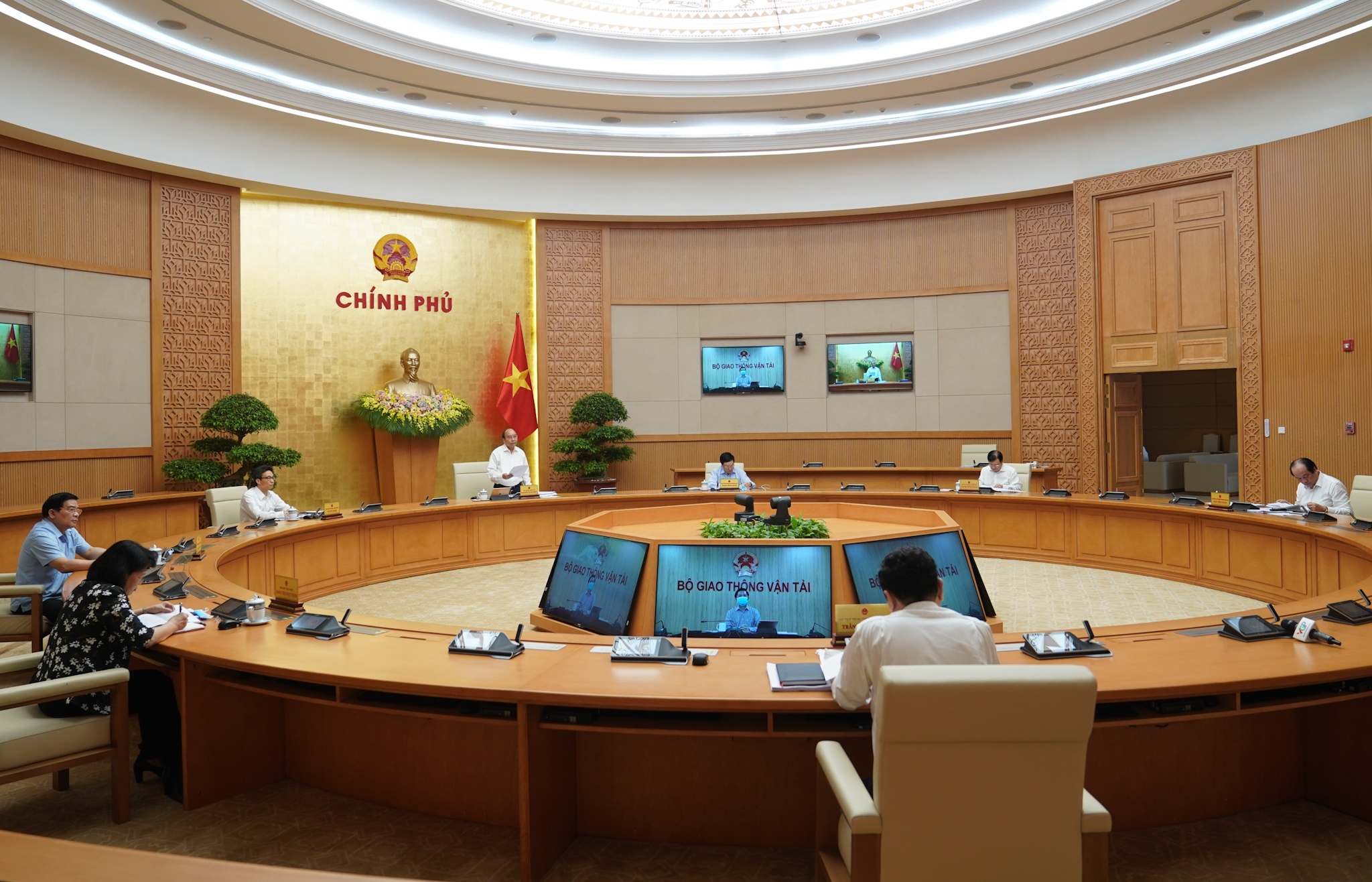 Viet Nam day lui dich Covid-19 anh 2