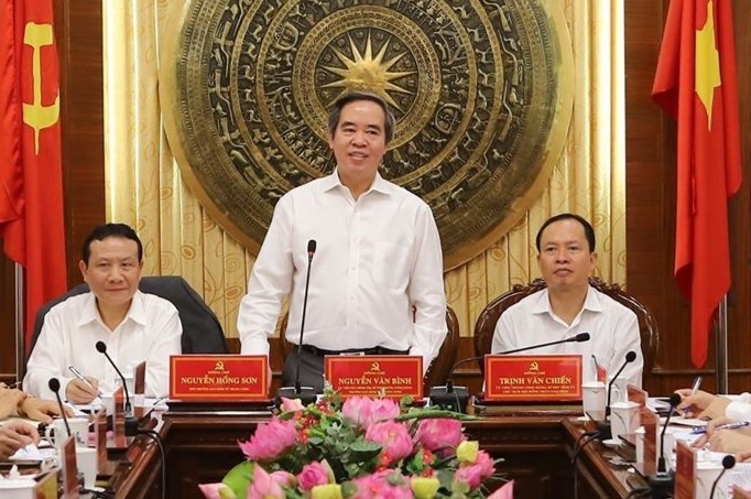 Truong Ban Kinh te Trung uong Nguyen Van Binh anh 1