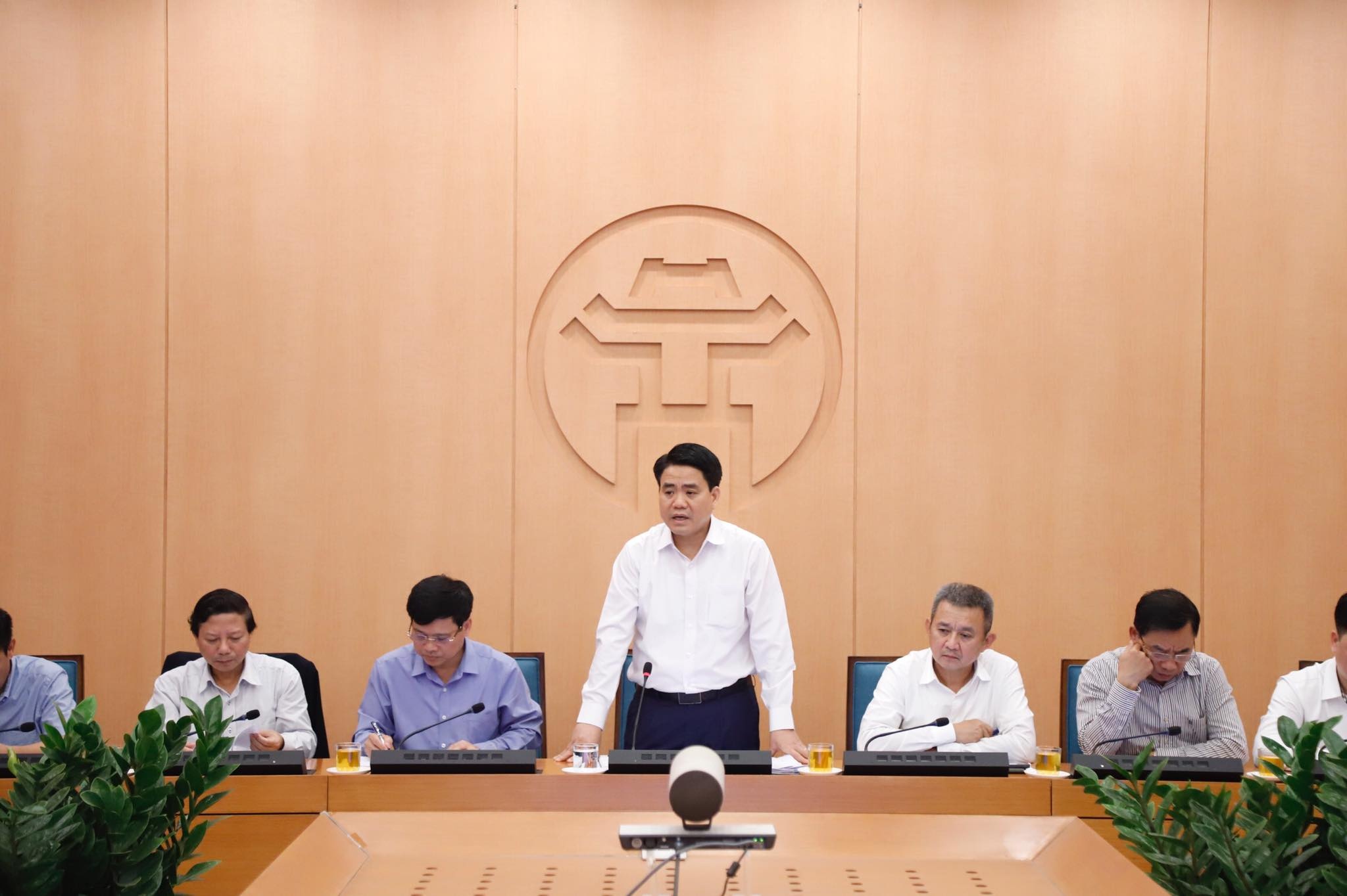 cach ly 800 nguoi vi 4 ca nhiem Covid-19 anh 1