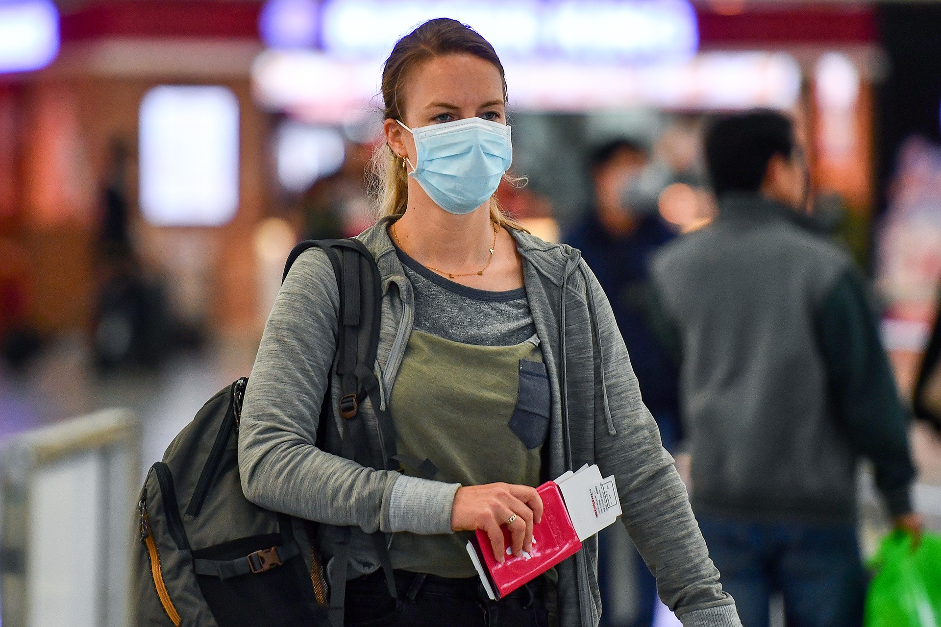 Tam dung cap thi thuc cho nguoi nuoc ngoai tu 18/3 hinh anh