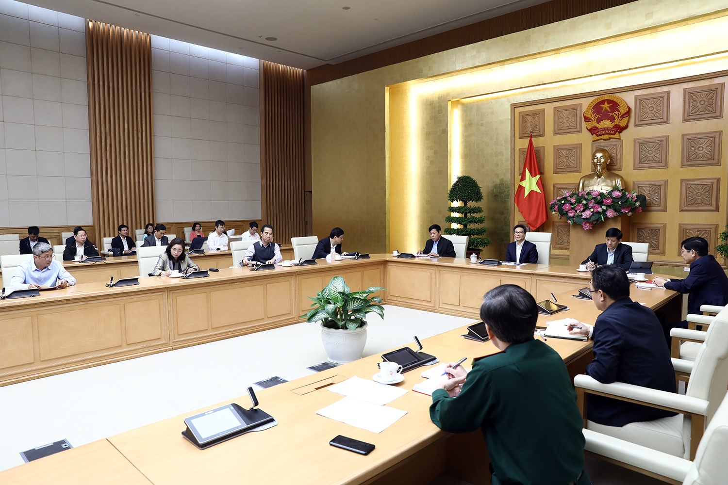 ngan chan nguon dich Covid-19 xam nhap tu ben ngoai anh 1