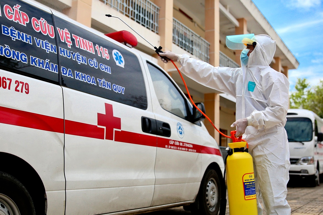 'Di tung ngo, go tung nha' de ra soat truong hop nghi nhiem Covid-19 hinh anh