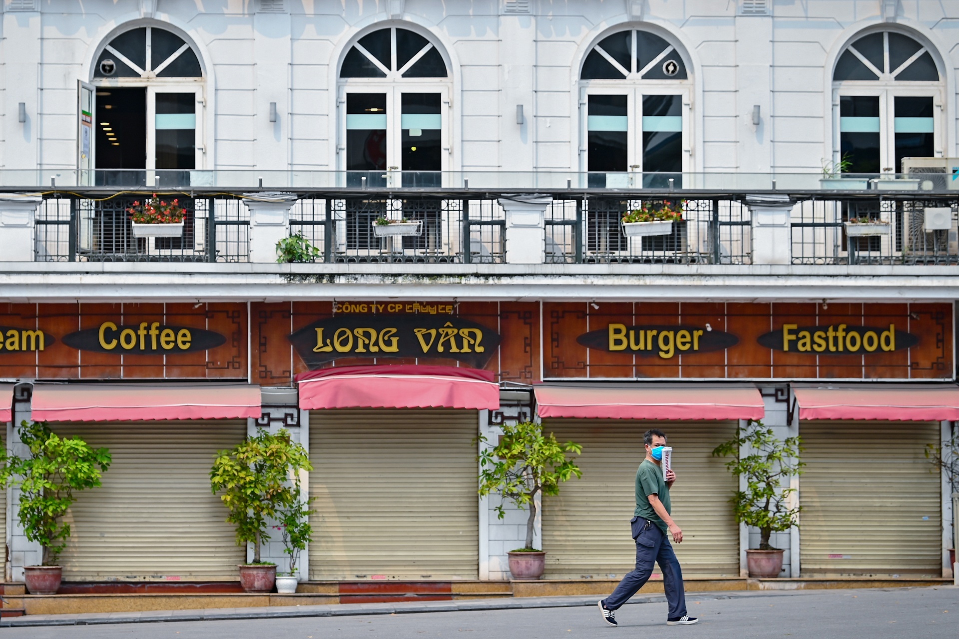 Bo truong Mai Tien Dung: Cach ly xa hoi khong phai phong toa dat nuoc hinh anh