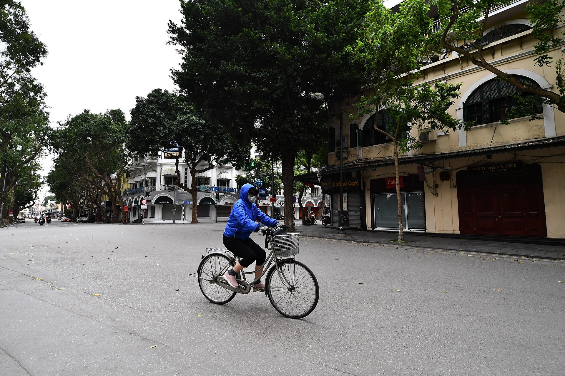 tiep tuc cach ly xa hoi o Ha Noi anh 1