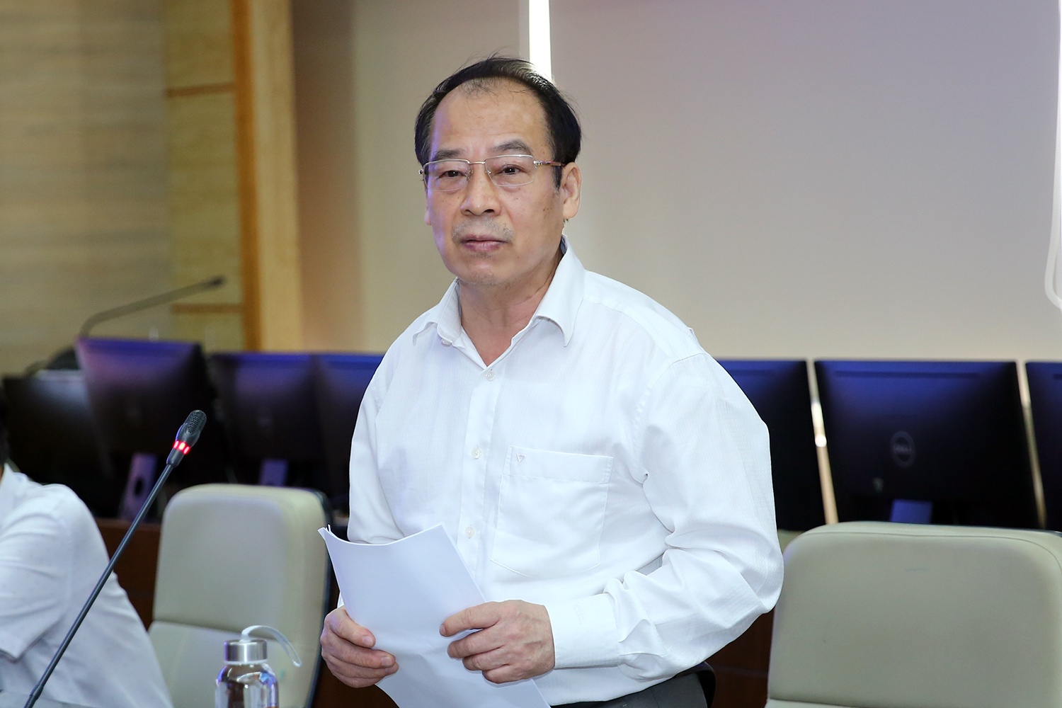 bat hoc sinh deo khau trang trong lop la cuc doan anh 2