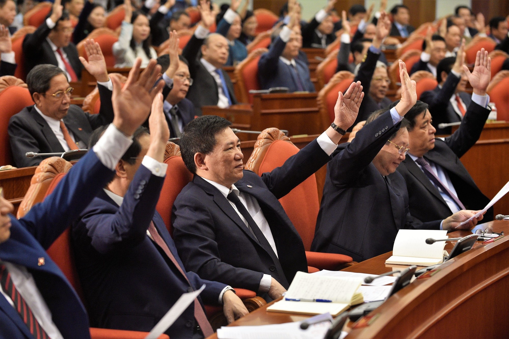 Gioi thieu nhan su quy hoach Bo Chinh tri, Ban Bi thu khoa moi hinh anh