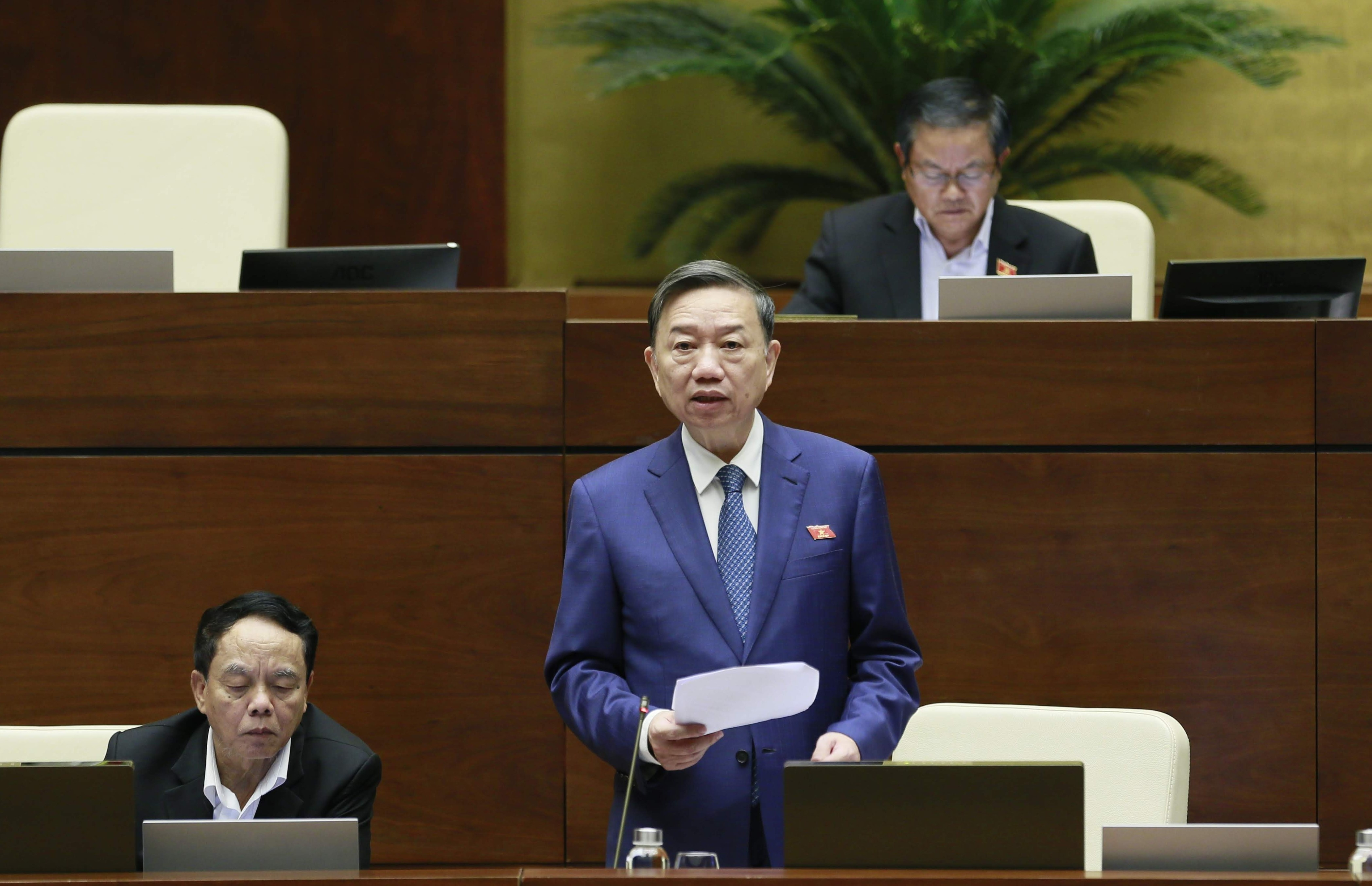 Quoc hoi xem xet ve nhan su, khong chat van cac bo truong hinh anh