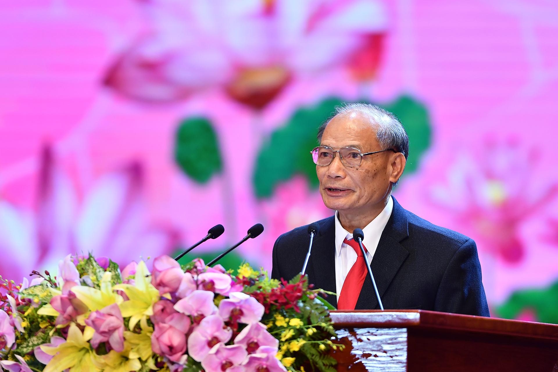 nhung cau chuyen ve Bac Ho qua loi can ve anh 1