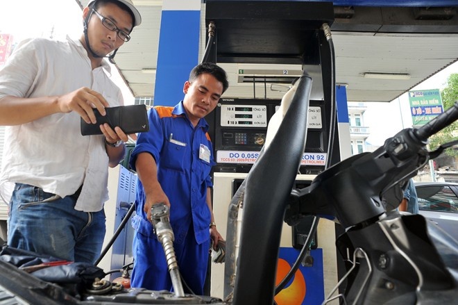 cua hang xang dau dong cua vi thieu hang anh 1