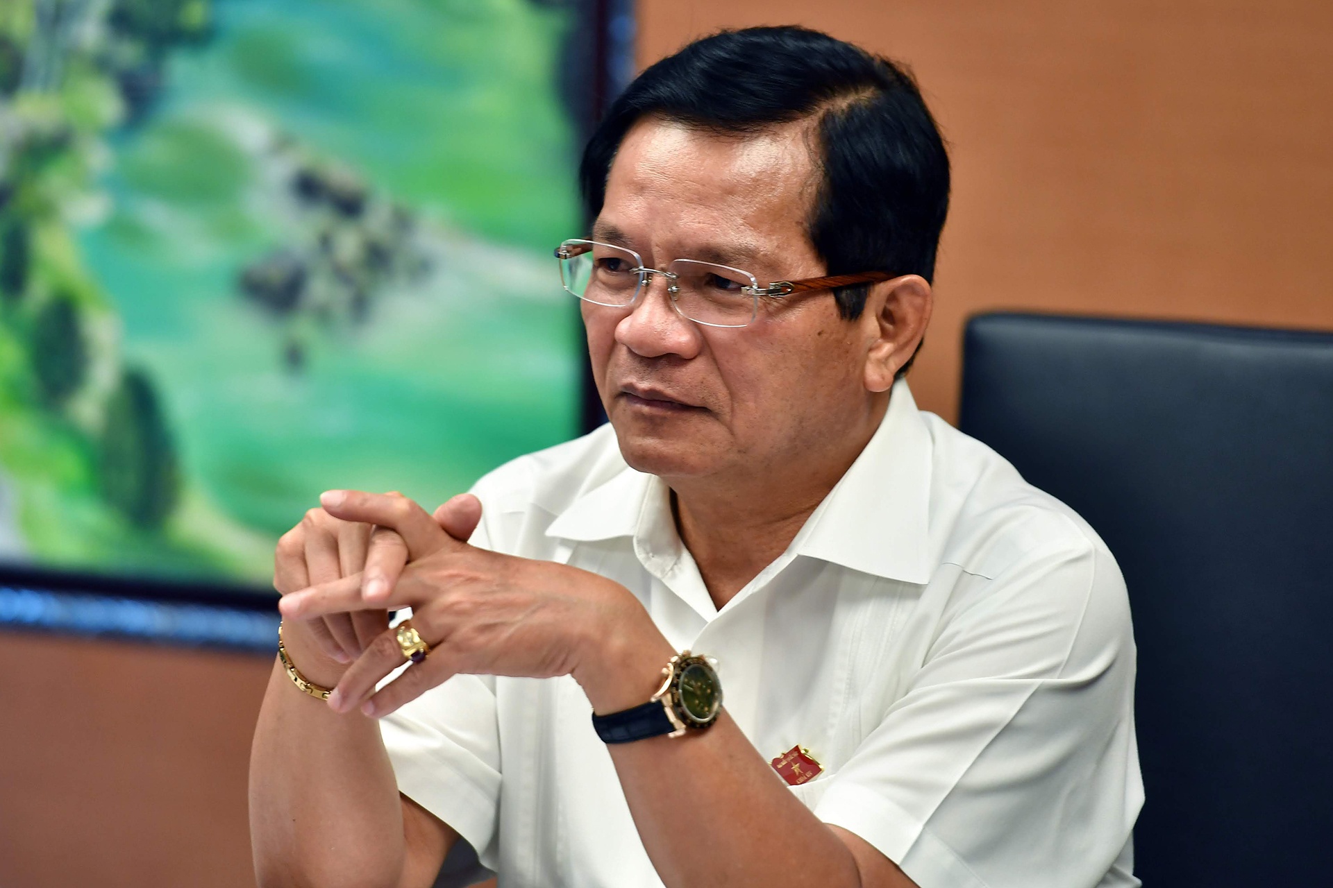 De nghi Bo Chinh tri ky luat Bi thu Quang Ngai Le Viet Chu hinh anh