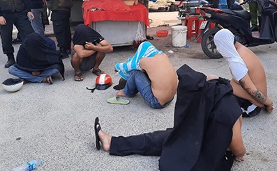 Hon 300 dai bieu Quoc hoi muon cam dich vu doi no thue hinh anh