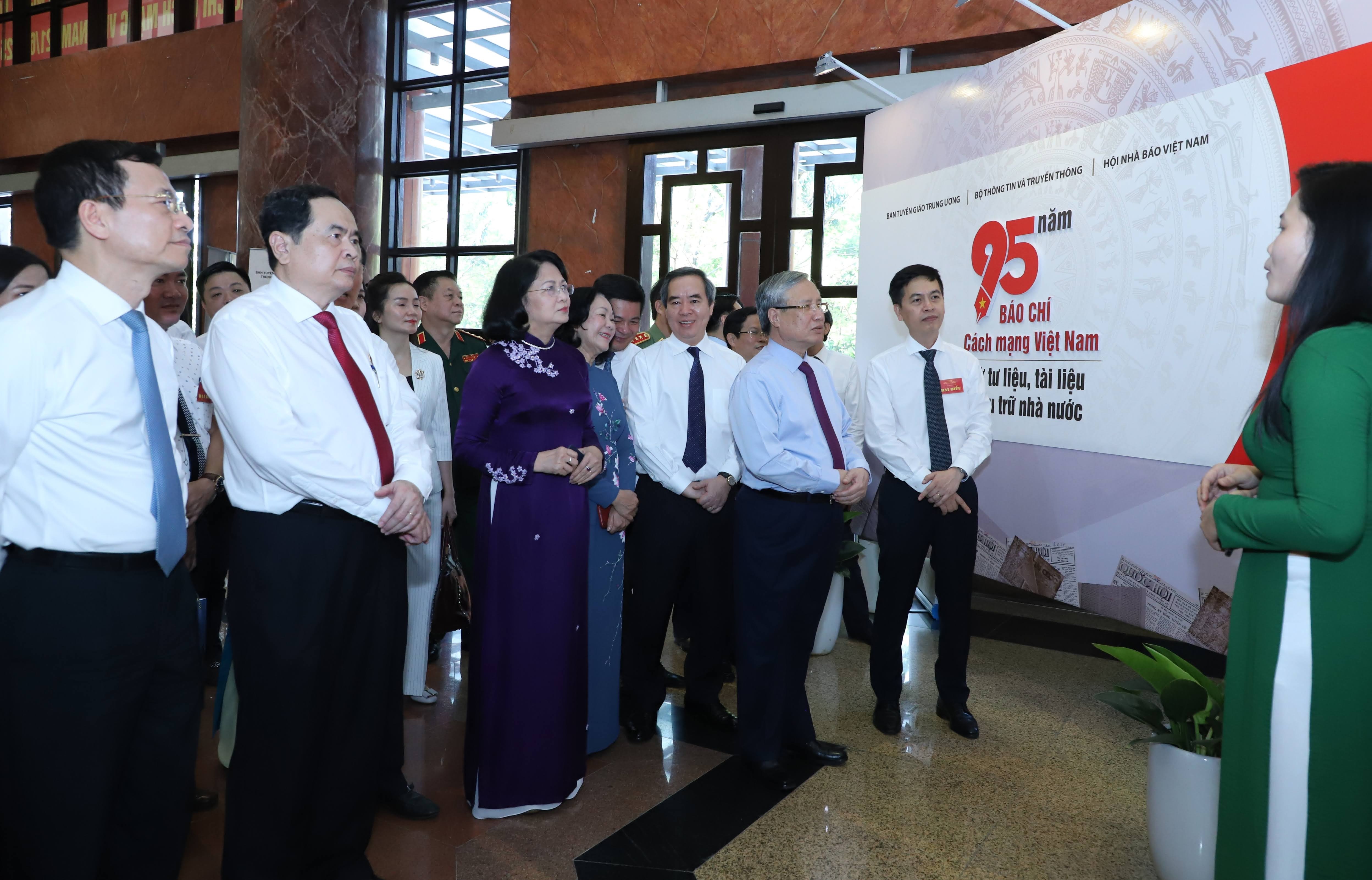 khong de tieu cuc tac dong toi nha bao anh 2